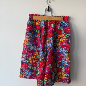 Vintage Women’s 100% Silk Floral Bright Retro Shorts S